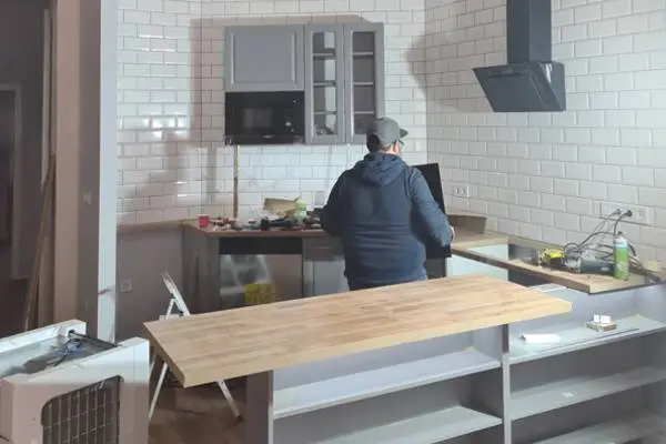Szerelés közben