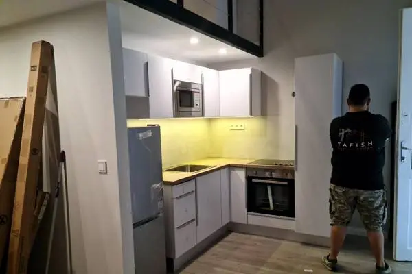 Kompakt Airbnb konyha 7. kerület